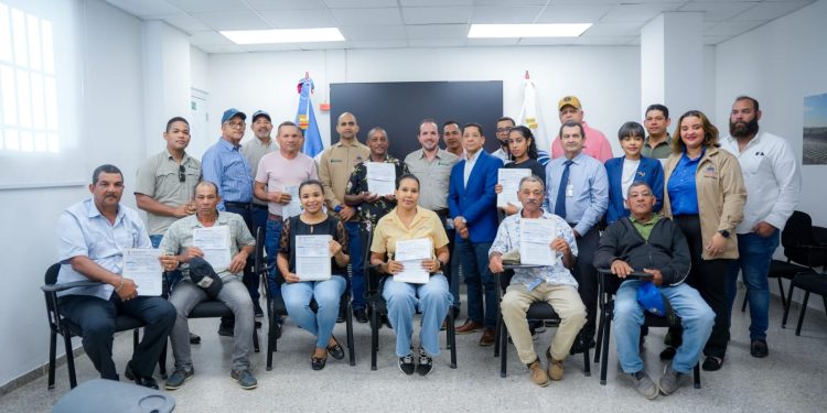 Dieciocho productores de la región Norte reciben más de RD$15 millones para tecnificar sus predios