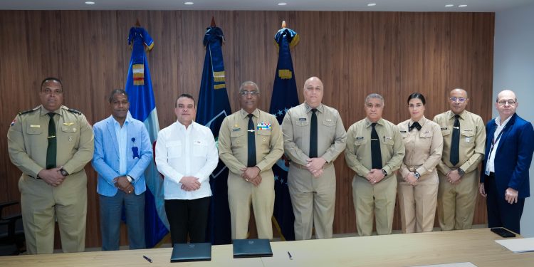 SNS y Armada Dominicana fortalecen cooperación para ampliar y mejorar servicios de salud a militares, sus familias y la comunidad