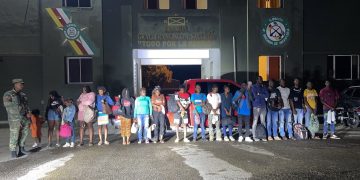 Apresan 19 haitianos en una camioneta en puesto de chequeo en Dajabón