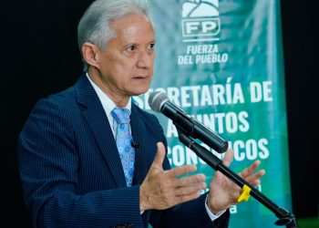 FP: Tras seis años de gobierno, comida y útiles escolares cuestan más y los dominicanos tienen menos dinero en sus bolsillos