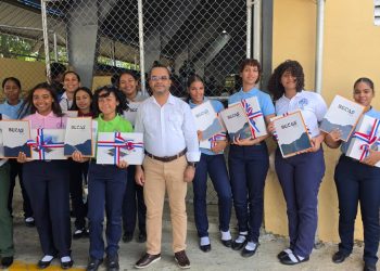 Presidente Luis Abinader entrega 436 becas del ITLA para impulsar la educación tecnológica en Pedro Brand