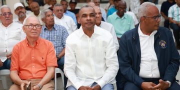 COOPINFA entrega útiles escolares a socios en retiro y sus familias