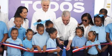 Presidente Luis Abinader llama a toda la comunidad educativa a respaldar inicio del año escolar