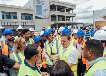 Ministro Jean Luis Rodríguez supervisa construcción del Hospital Traumatológico de San Cristóbal