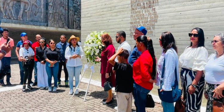 Alcaldía de Santiago realiza amplio recorrido patrimonial por los escenarios de la Restauración