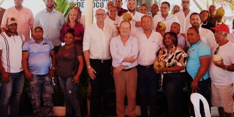 Empresa multinacional inicia inversiones en el sector coco de República Dominica