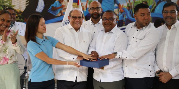 Santos Badía anuncia transformación integral del sistema educativo dominicano