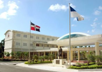 Escuela de Capacitación de la UASD imparte conferencia sobre sismicidad en República Dominicana