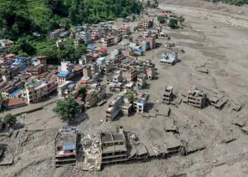 Recuperan 95 cadáveres tras la riada en Nepal y 484 turistas siguen sin contacto