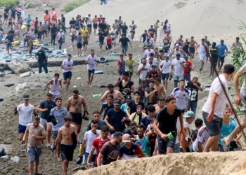 Gobierno español asegura que han vuelto 70,000 de las 72,000 personas que llegaron a Ceuta