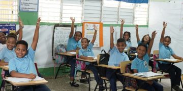 Ministerio de Educación llama a padres, madres y tutores a consultar sus datos para recibir el Bono a Mil