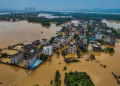 Fuertes lluvias obligan a evacuar a más de 120,000 personas en el centro de China