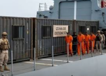 Colombia planea recluir a delincuentes peligrosos en buques en medio del mar