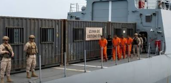 Colombia planea recluir a delincuentes peligrosos en buques en medio del mar