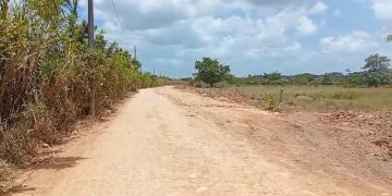 Inician trabajos carretera El Tope–Chacuey–Saballo tras más de 40 años de espera