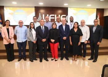 UFHEC reúne a expertos nacionales e internacionales para impulsar soluciones científicas frente al sargazo