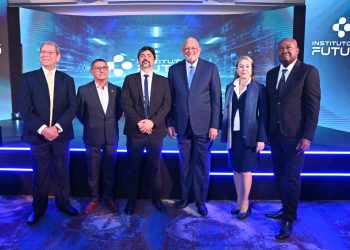 Dominicanos en Chile se suman al lanzamiento internacional del Instituto del Futuro, liderado por Roberto Fulcar