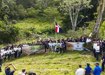 Reforestación para la vida: Ministerio de Defensa impulsa la recuperación ambiental en Manabao