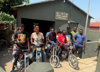 Patrulla motorizada del Ejército intercepta migrantes indocumentados y retiene motocicletas en la frontera con Dajabón
