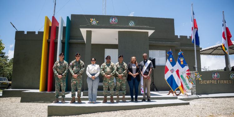 Ejército entrega remozado el emblemático puesto militar Pirámide 204 en la Sierra de Neyba