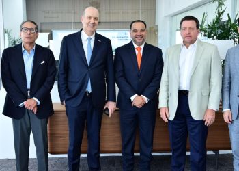 UNICARIBE recibe ministro argentino Federico Sturzenegger para dialogar sobre liderazgo, transformación del Estado e innovación pública