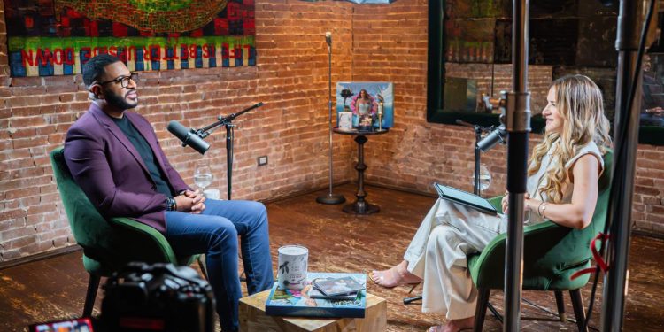 "Se puede vivir de contar las buenas historias": Vladimir Jáquez, "Lord Jáquez", habla de su fórmula en "Cinco Palabras"