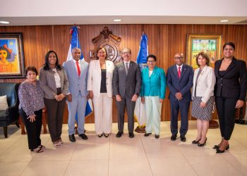 Rector Asjana David recibe a la cónsul dominicana en Marsella para fortalecer la formación de la diáspora
