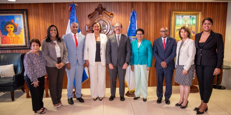 Rector Asjana David recibe a la cónsul dominicana en Marsella para fortalecer la formación de la diáspora