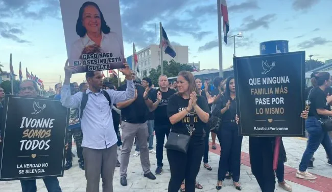 Familiares de Ivonne Handal realizan vigilia y reclaman que Jean Andrés Pumarol responda ante los tribunbales