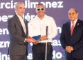 Abinader entrega 1,500 becas internacionales para cursar programas de especialización, maestrías y doctorados en universidades del extranjero