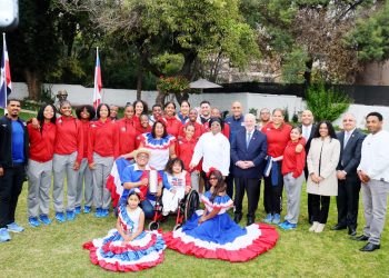 Embajada Dominicana y comunidad en Chile reciben con entusiasmo a las "Princesas del Caribe"