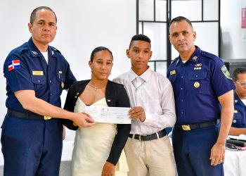 Policía Nacional entrega prestaciones por sobrevivencia a familiares de agentes fallecidos en el cumplimiento del deber