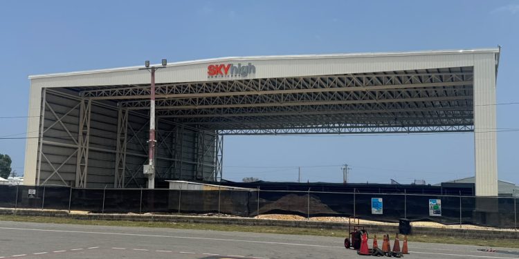 Sky High Dominicana construye uno de los hangares más grandes del Caribe como parte de su expansión regional
