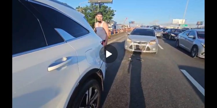 Periodista pide dar con paradero conductor provocó accidente múltiple y huyó del lugar