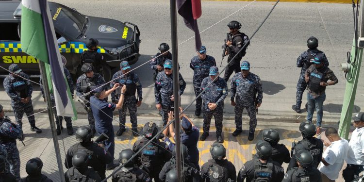 Director PN supervisa despliegue en Navarrete y exhorta a agentes a proteger derechos y garantizar la seguridad ciudadana