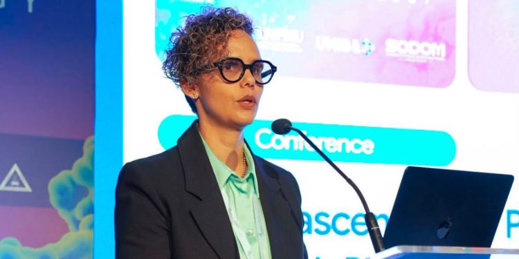 Especialistas dominicanos destacan en encuentro internacional sobre innovación y tratamiento del cáncer urológico