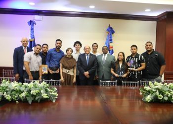 MESCyT reconoce 3 emprendimientos universitarios y premia iniciativas de innovación con RD$1.6 millones