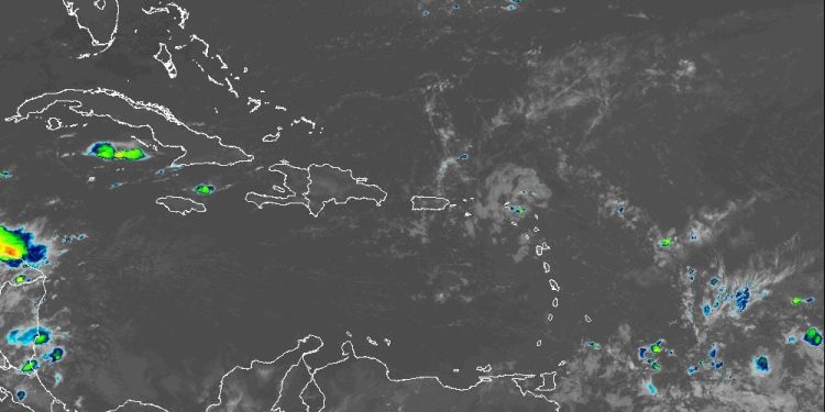 Indomet prevé aguaceros, tormentas eléctricas y ráfagas de viento por onda tropical y vaguada