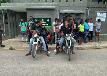 Soldados del Ejército interceptan a 76 nacionales haitianos y ocupan motocicletas en Elías Piña y Dajabón