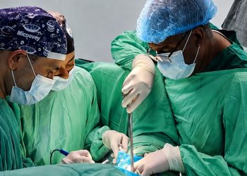Hosgedopol realiza con éxito la primera cirugía interinstitucional para implantar un esfínter urinario artificial