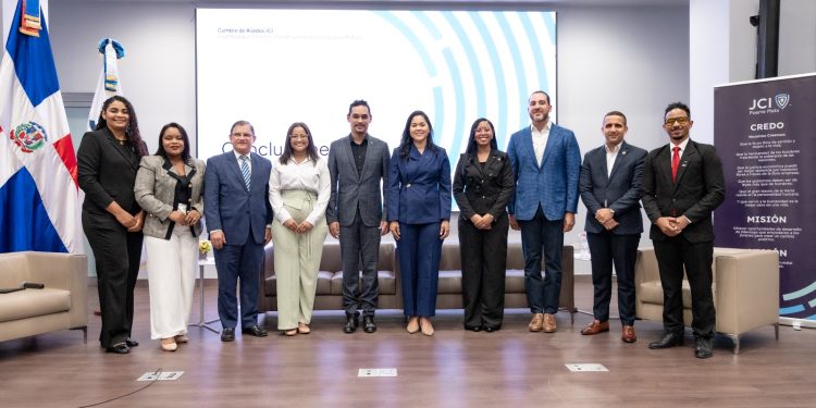 JCI RD reúne a jóvenes, políticos y líderes sociales para impulsar oportunidades para la juventud