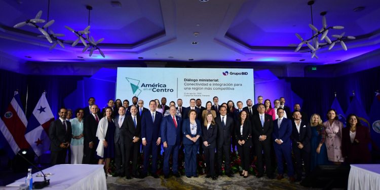 Gobierno destaca en Diálogo del BID las condiciones de RD para impulsar la competitividad y el desarrollo regional