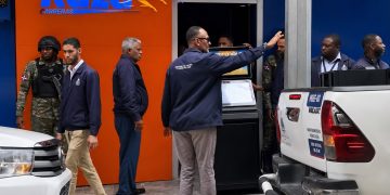 Ministerio de Hacienda fiscaliza Agencias Hípicas y decomisa tragamonedas irregulares en Yamasá
