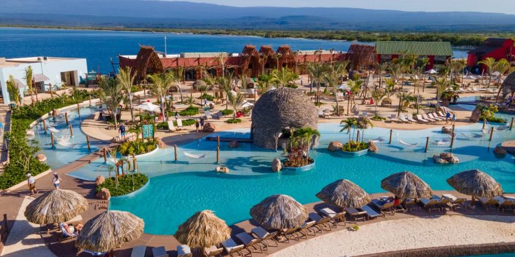 Puerto Cabo Rojo compite con Reino Unido y Noruega como finalista al premio "Puerto del Año" en los Seatrade Cruise Awards 2026