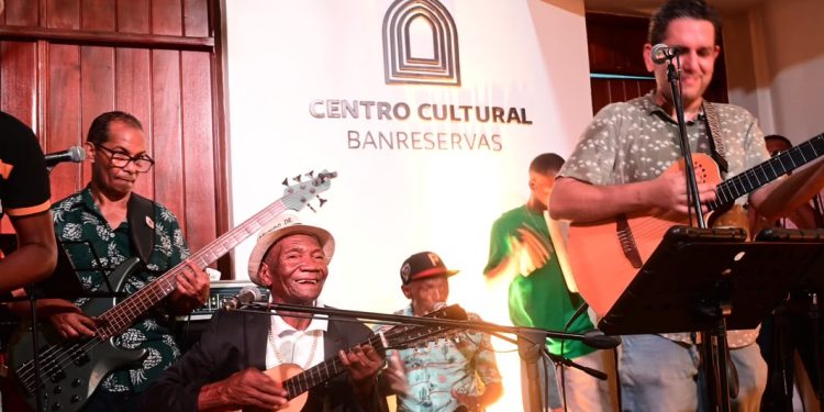 Centro Cultural Banreservas celebra el legado de Kundengo Minier y César Namnúm en el son dominicano