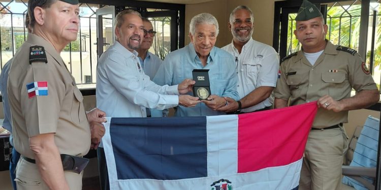 Comisión Permanente de Efemérides Patrias lamenta profundamente el fallecimiento del héroe de abril Héctor Lachapelle Díaz