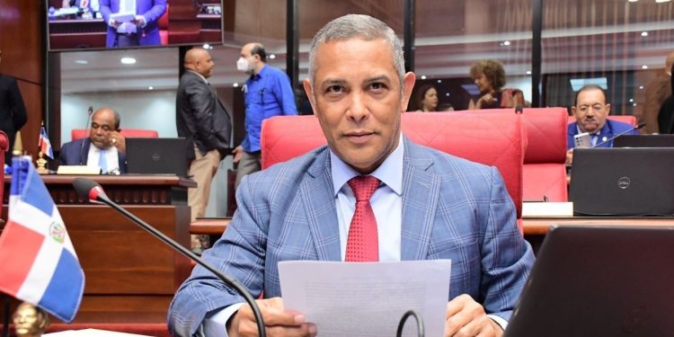 Franklin Romero cumple 10 años en el Congreso Nacional con una sólida agenda legislativa y gestión de importantes obras para la provincia Duarte