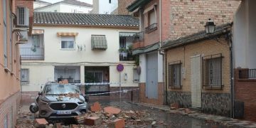 Tres heridos leves tras un nuevo terremoto en la ciudad española de Granada