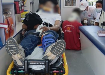 Cinco haitianos resultan heridos tras accidentarse dos camiones de Migración en San Juan