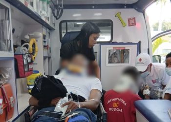 Cinco haitianos resultan heridos tras accidentarse dos camiones de Migración en San Juan